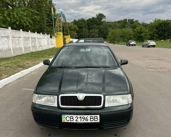 Зеленый Шкода Октавия, объемом двигателя 1.6 л и пробегом 199 тыс. км за 4299 $, фото 1 на Automoto.ua