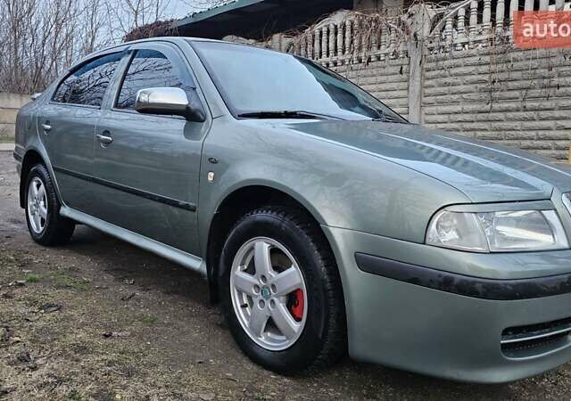 Зеленый Шкода Октавия, объемом двигателя 2 л и пробегом 400 тыс. км за 4500 $, фото 1 на Automoto.ua