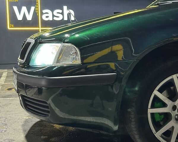 Зелений Шкода Октавія, об'ємом двигуна 2 л та пробігом 323 тис. км за 5600 $, фото 1 на Automoto.ua