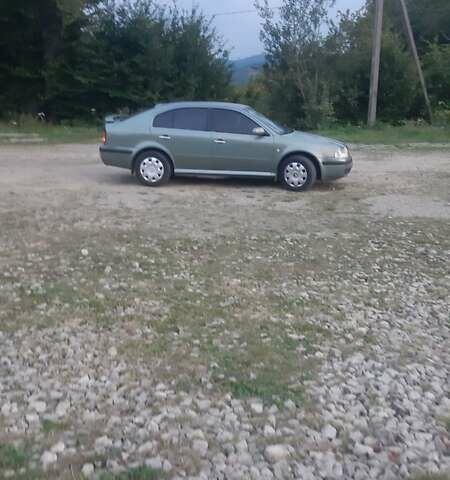 Зелений Шкода Октавія, об'ємом двигуна 1.6 л та пробігом 300 тис. км за 3200 $, фото 1 на Automoto.ua