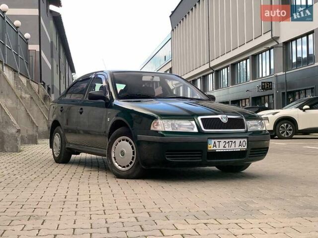 Зеленый Шкода Октавия, объемом двигателя 1.6 л и пробегом 180 тыс. км за 4500 $, фото 1 на Automoto.ua