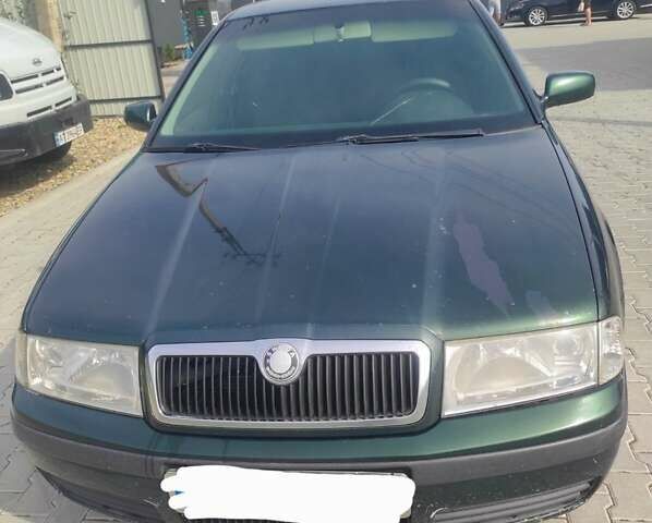 Зеленый Шкода Октавия, объемом двигателя 1.98 л и пробегом 268 тыс. км за 3500 $, фото 1 на Automoto.ua