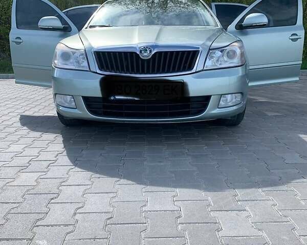 Зеленый Шкода Октавия, объемом двигателя 1.6 л и пробегом 280 тыс. км за 6200 $, фото 1 на Automoto.ua