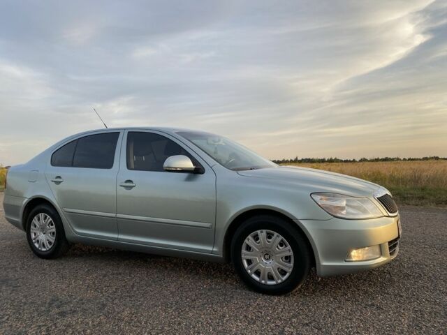 Зеленый Шкода Октавия, объемом двигателя 1.6 л и пробегом 267 тыс. км за 8200 $, фото 1 на Automoto.ua