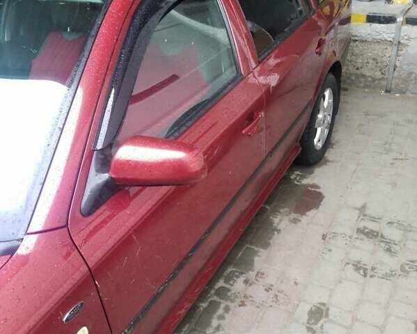 Оранжевый Шкода Октавия, объемом двигателя 1.6 л и пробегом 213 тыс. км за 3800 $, фото 1 на Automoto.ua