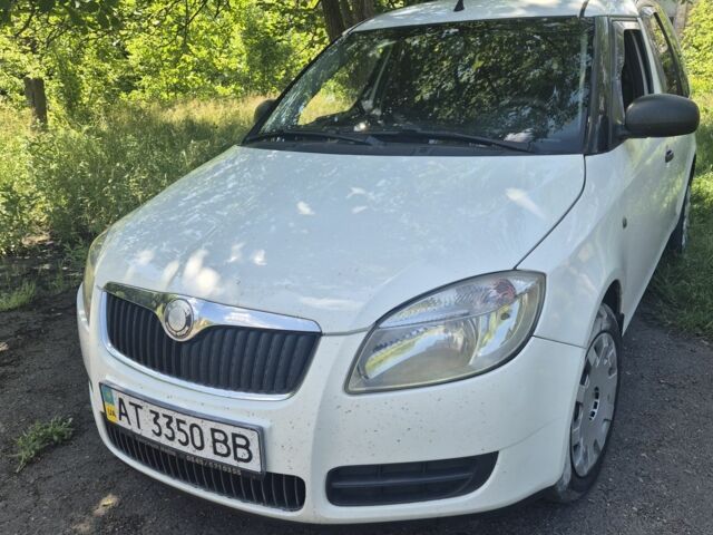 Белый Шкода Практик, объемом двигателя 1.4 л и пробегом 263 тыс. км за 4500 $, фото 1 на Automoto.ua