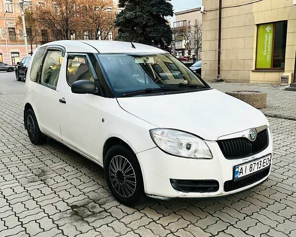 Белый Шкода Практик, объемом двигателя 1.2 л и пробегом 250 тыс. км за 2850 $, фото 1 на Automoto.ua