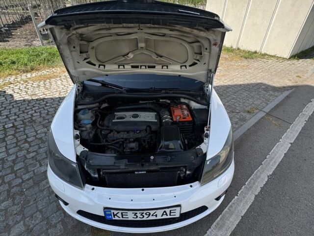 Белый Шкода РС, объемом двигателя 2 л и пробегом 220 тыс. км за 7500 $, фото 1 на Automoto.ua