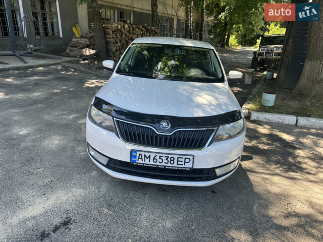 Белый Шкода Рапид, объемом двигателя 1.6 л и пробегом 270 тыс. км за 8500 $, фото 1 на Automoto.ua