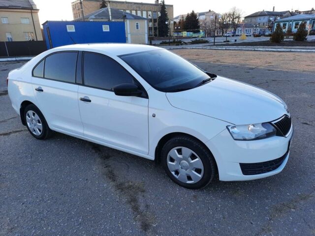Білий Шкода Рапід, об'ємом двигуна 1.6 л та пробігом 128 тис. км за 8700 $, фото 1 на Automoto.ua