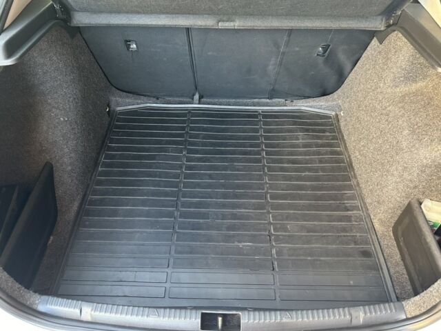 Белый Шкода Рапид, объемом двигателя 1.2 л и пробегом 0 тыс. км за 7500 $, фото 1 на Automoto.ua