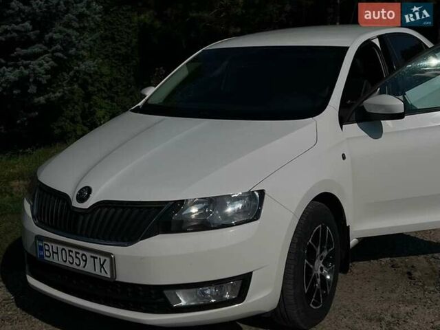 Белый Шкода Рапид, объемом двигателя 1.2 л и пробегом 159 тыс. км за 8800 $, фото 1 на Automoto.ua