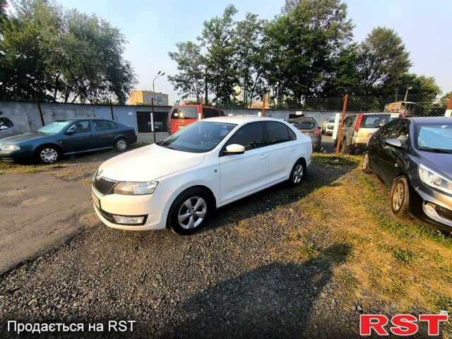 Белый Шкода Рапид, объемом двигателя 1.6 л и пробегом 150 тыс. км за 8200 $, фото 1 на Automoto.ua