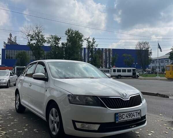 Белый Шкода Рапид, объемом двигателя 1.6 л и пробегом 240 тыс. км за 7000 $, фото 1 на Automoto.ua