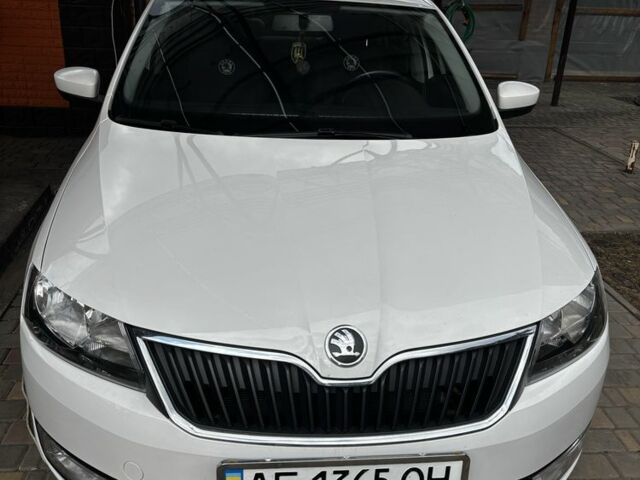 Білий Шкода Рапід, об'ємом двигуна 1.6 л та пробігом 3 тис. км за 10500 $, фото 1 на Automoto.ua
