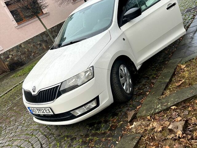 Белый Шкода Рапид, объемом двигателя 1.2 л и пробегом 240 тыс. км за 6750 $, фото 1 на Automoto.ua
