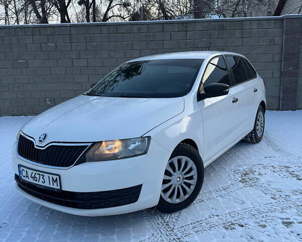 Білий Шкода Рапід, об'ємом двигуна 1.4 л та пробігом 242 тис. км за 6999 $, фото 1 на Automoto.ua