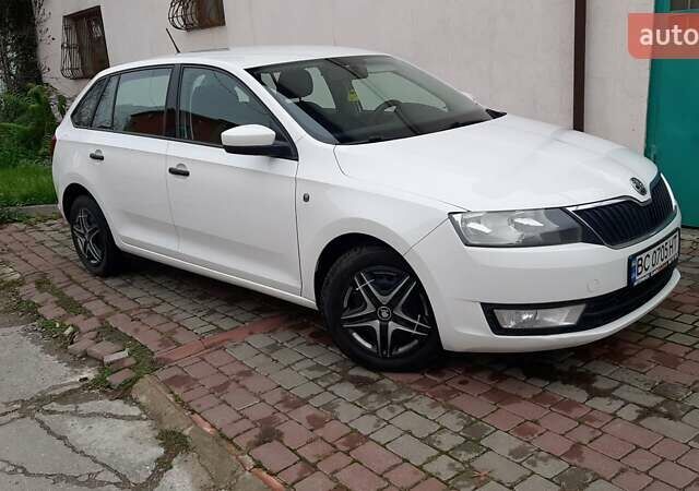 Белый Шкода Рапид, объемом двигателя 1.6 л и пробегом 223 тыс. км за 8300 $, фото 1 на Automoto.ua