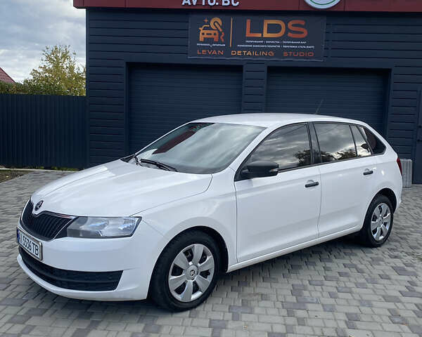 Білий Шкода Рапід, об'ємом двигуна 1.42 л та пробігом 235 тис. км за 6700 $, фото 1 на Automoto.ua