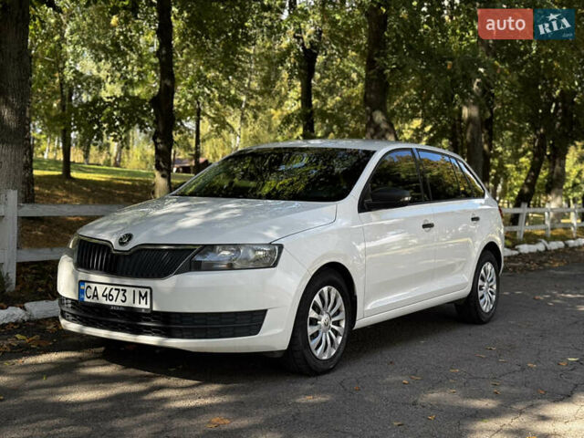 Белый Шкода Рапид, объемом двигателя 1.42 л и пробегом 239 тыс. км за 5850 $, фото 1 на Automoto.ua