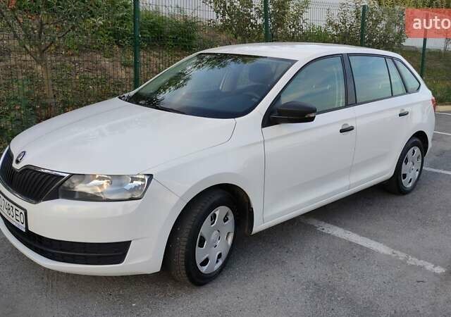 Білий Шкода Рапід, об'ємом двигуна 1.42 л та пробігом 250 тис. км за 7200 $, фото 1 на Automoto.ua