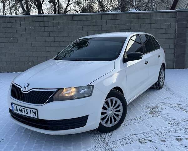 Белый Шкода Рапид, объемом двигателя 1.42 л и пробегом 241 тыс. км за 7300 $, фото 1 на Automoto.ua