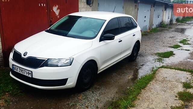 Білий Шкода Рапід, об'ємом двигуна 1.6 л та пробігом 200 тис. км за 7600 $, фото 1 на Automoto.ua