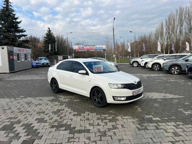 Белый Шкода Рапид, объемом двигателя 1.6 л и пробегом 189 тыс. км за 7900 $, фото 1 на Automoto.ua