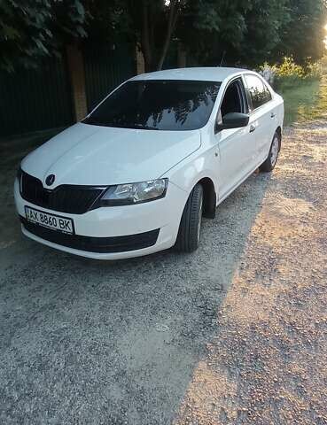 Белый Шкода Рапид, объемом двигателя 1.6 л и пробегом 252 тыс. км за 6500 $, фото 1 на Automoto.ua