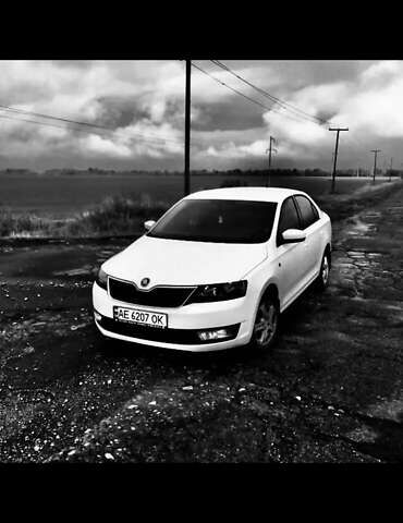 Белый Шкода Рапид, объемом двигателя 1.6 л и пробегом 100 тыс. км за 8500 $, фото 1 на Automoto.ua