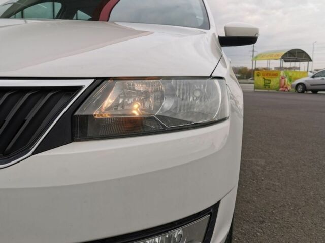 Білий Шкода Рапід, об'ємом двигуна 1 л та пробігом 280 тис. км за 7500 $, фото 1 на Automoto.ua