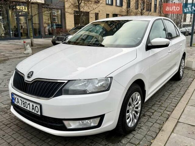Белый Шкода Рапид, объемом двигателя 1.2 л и пробегом 141 тыс. км за 7800 $, фото 1 на Automoto.ua