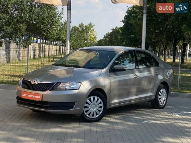 Бежевый Шкода Рапид, объемом двигателя 1.6 л и пробегом 166 тыс. км за 9900 $, фото 1 на Automoto.ua