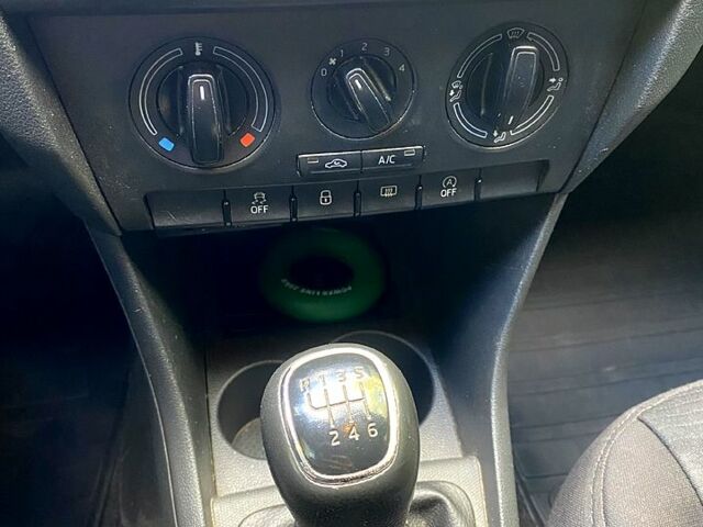 Шкода Рапид, объемом двигателя 1.2 л и пробегом 190 тыс. км за 9500 $, фото 1 на Automoto.ua