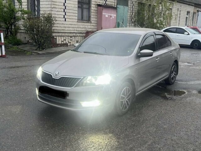 Серый Шкода Рапид, объемом двигателя 1.6 л и пробегом 1 тыс. км за 8600 $, фото 1 на Automoto.ua