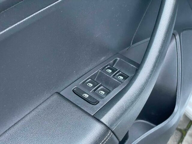 Сірий Шкода Рапід, об'ємом двигуна 1.2 л та пробігом 160 тис. км за 9400 $, фото 1 на Automoto.ua