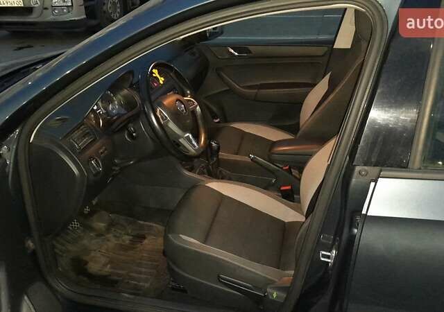 Сірий Шкода Рапід, об'ємом двигуна 1.2 л та пробігом 175 тис. км за 8300 $, фото 1 на Automoto.ua