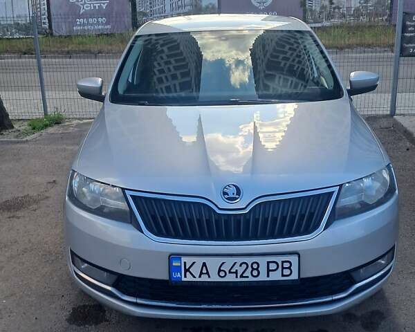 Серый Шкода Рапид, объемом двигателя 1.6 л и пробегом 245 тыс. км за 11300 $, фото 1 на Automoto.ua