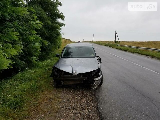 Серый Шкода Рапид, объемом двигателя 1.2 л и пробегом 75 тыс. км за 4400 $, фото 1 на Automoto.ua