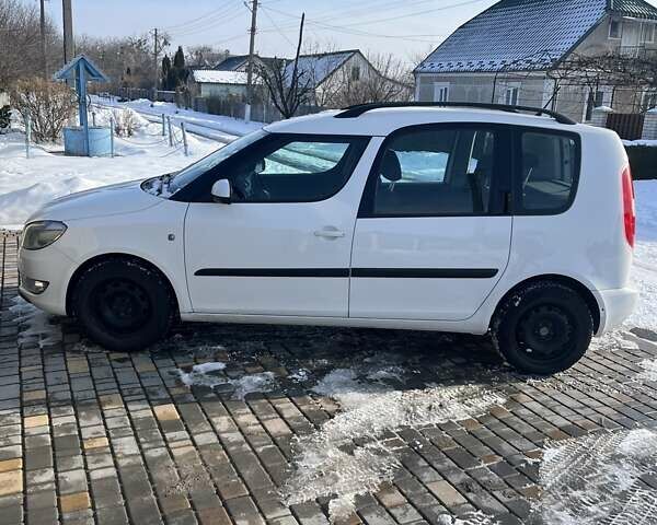 Білий Шкода Румстер, об'ємом двигуна 1.39 л та пробігом 196 тис. км за 5500 $, фото 1 на Automoto.ua