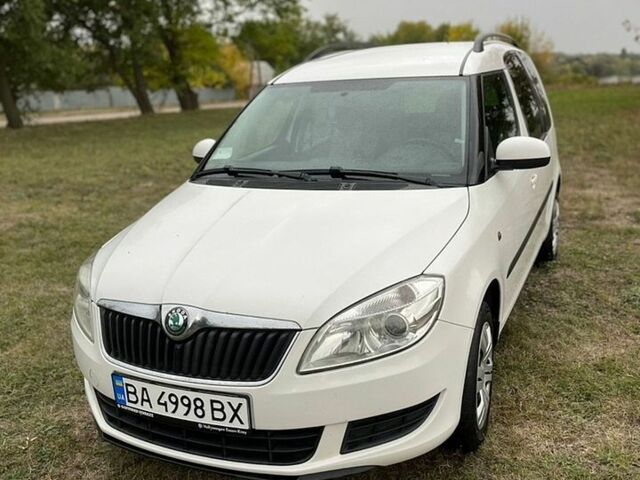 Белый Шкода Румстер, объемом двигателя 1.6 л и пробегом 162 тыс. км за 6000 $, фото 1 на Automoto.ua