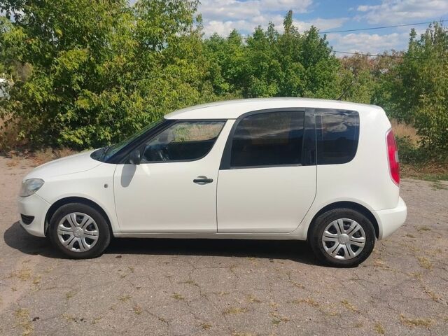 Білий Шкода Румстер, об'ємом двигуна 1.2 л та пробігом 162 тис. км за 5000 $, фото 1 на Automoto.ua
