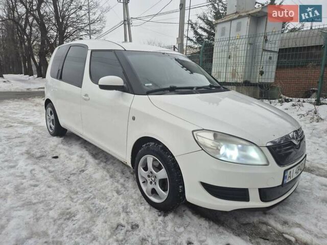 Белый Шкода Румстер, объемом двигателя 1.6 л и пробегом 347 тыс. км за 6999 $, фото 1 на Automoto.ua