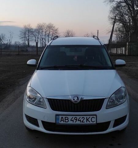Белый Шкода Румстер, объемом двигателя 1.2 л и пробегом 286 тыс. км за 4150 $, фото 1 на Automoto.ua