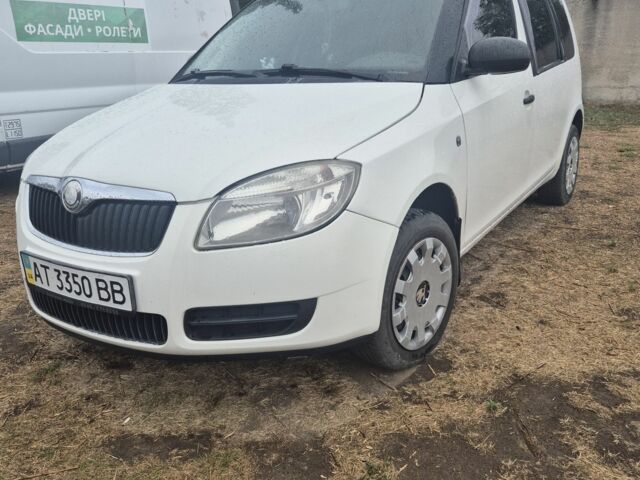 Белый Шкода Румстер, объемом двигателя 1.4 л и пробегом 240 тыс. км за 4350 $, фото 1 на Automoto.ua