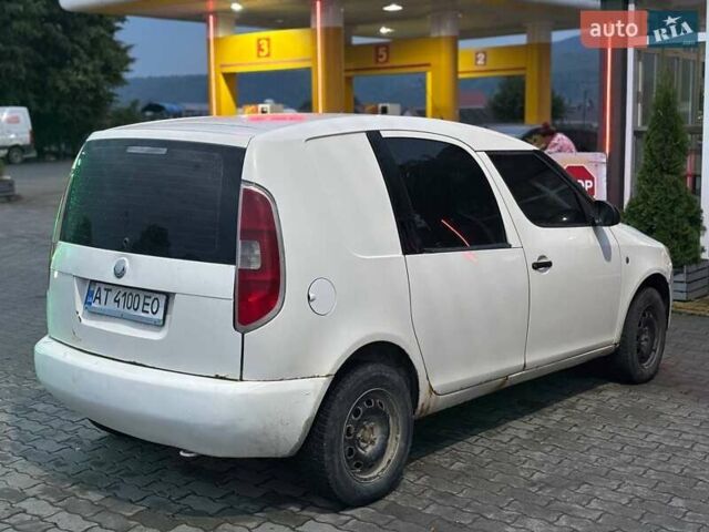 Белый Шкода Румстер, объемом двигателя 1.4 л и пробегом 298 тыс. км за 2250 $, фото 1 на Automoto.ua
