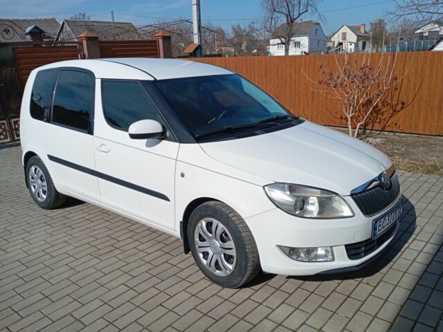 Белый Шкода Румстер, объемом двигателя 1.4 л и пробегом 314 тыс. км за 3500 $, фото 1 на Automoto.ua