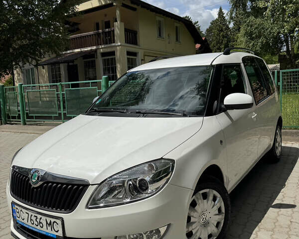 Белый Шкода Румстер, объемом двигателя 1.2 л и пробегом 208 тыс. км за 5000 $, фото 1 на Automoto.ua