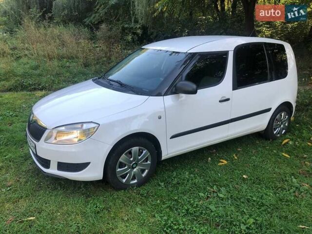 Белый Шкода Румстер, объемом двигателя 1.2 л и пробегом 253 тыс. км за 6100 $, фото 1 на Automoto.ua