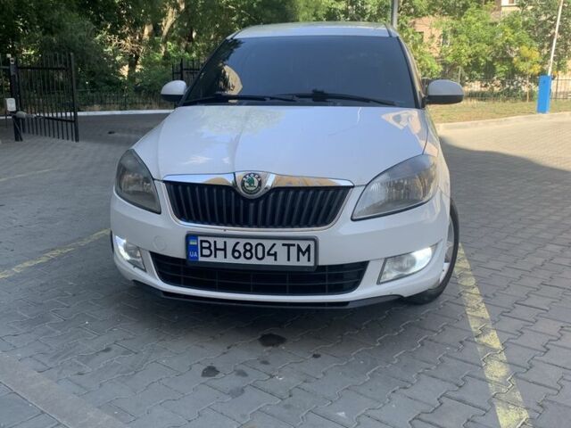 Белый Шкода Румстер, объемом двигателя 1.4 л и пробегом 272 тыс. км за 6700 $, фото 1 на Automoto.ua